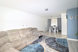 Lounge/Diner- click for photo gallery